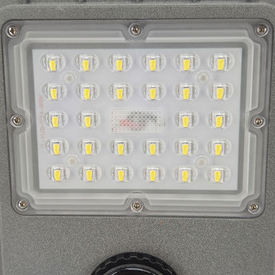 Des feux de route à énergie solaire de conception moderne à étanchéité IP66 et à angle de faisceau optionnel