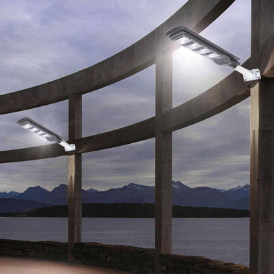 IP65 Lumière solaire étanche à l'eau extérieure 30W 60W 90W 120W 150W Lumière de rue LED intégrée