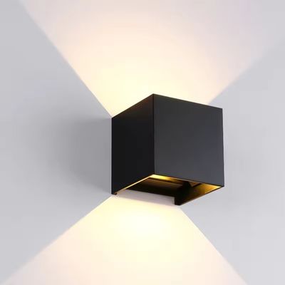 Indice de rendu des couleurs Ra 80 Lumière murale extérieure moderne LED étanche IP65 vers le haut vers le bas