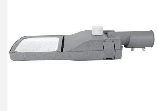 Lumières de rue extérieures lampe de route à LED à haut rendement lumineux et étanche IP65