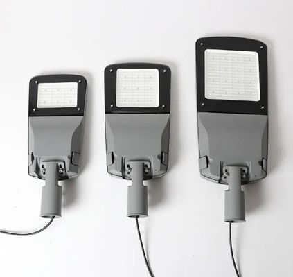 Lumières de rue extérieures lampe de route à LED à haut rendement lumineux et étanche IP65