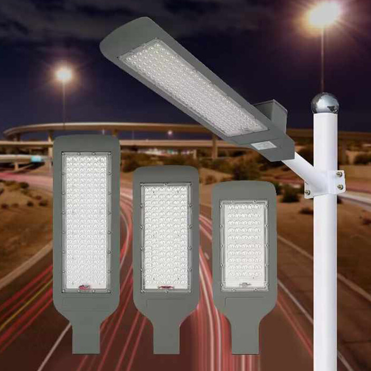 Efficacité lumineuse élevée IP66 All In One LED Street Light pour l'extérieur 30W 50W 100W 150W