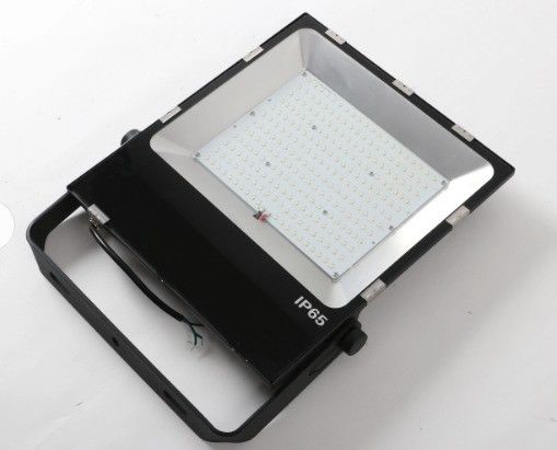 LED Flood Light 200W IP65 étanche à l'eau projecteur d'économie d'énergie pour 5 stades extérieurs